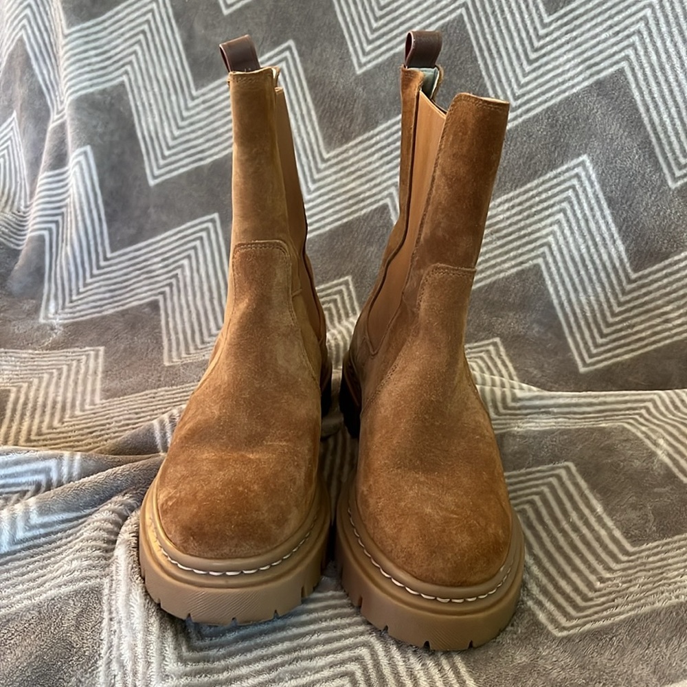 Nadia Bullboxer Boots Size 11M